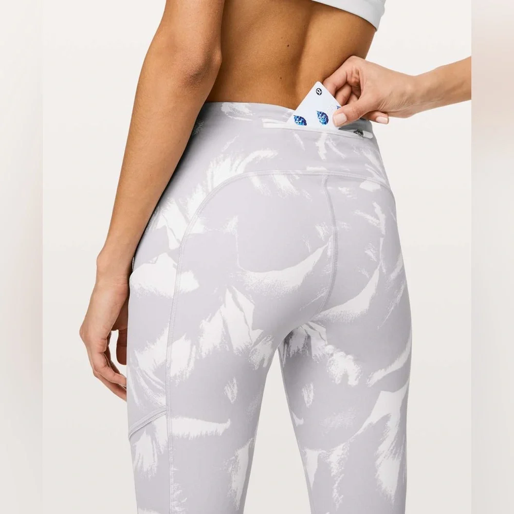 Lululemon Speed Up Tight 25” Leggings-size 6 *like NEW*